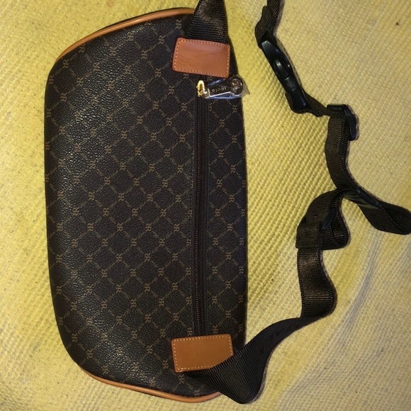 rioni fanny pack